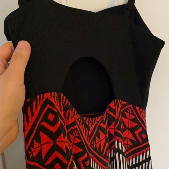 Forever 21 Red and Black Tribal Maxi Size Small - Picture 5 of 6